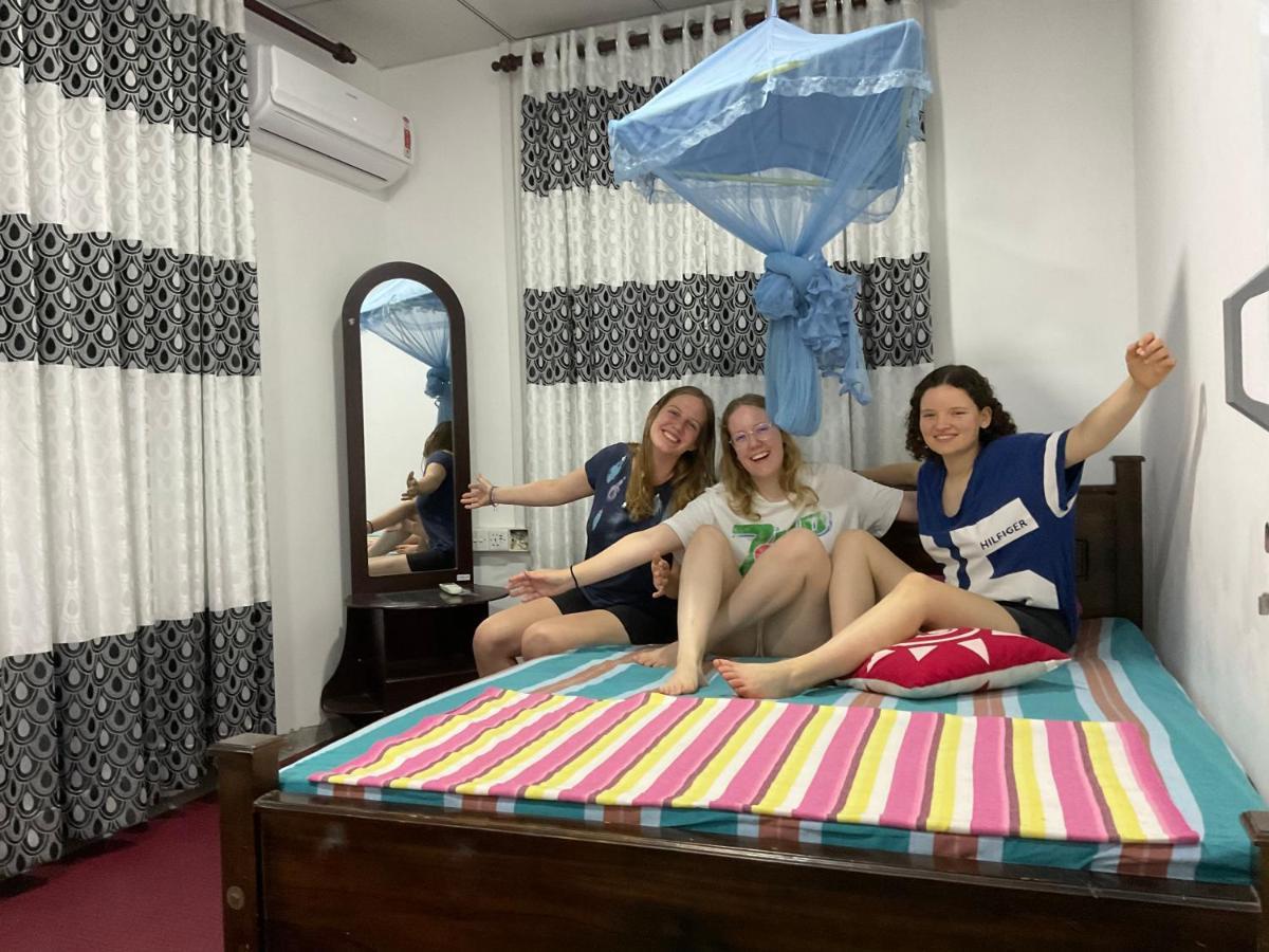 Robert Inn دامبولا المظهر الخارجي الصورة