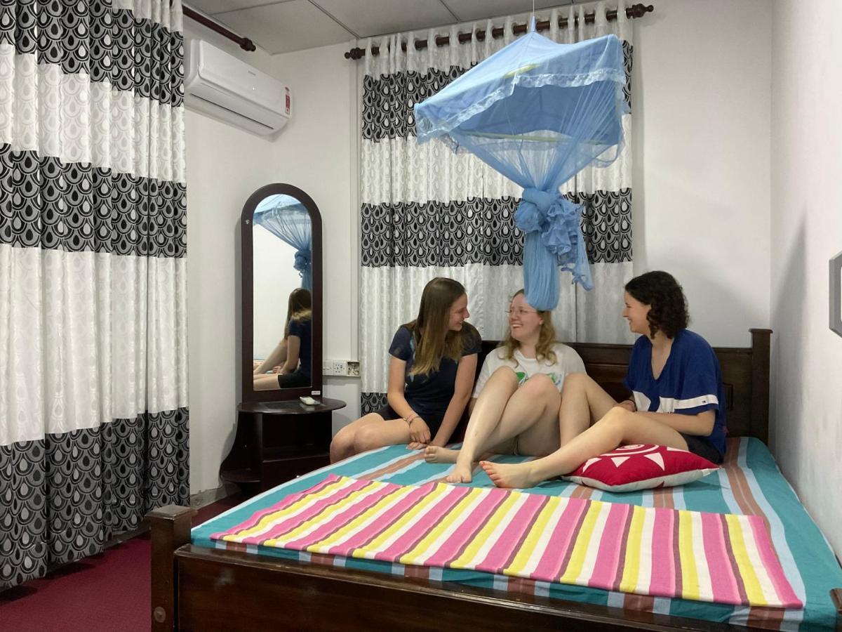Robert Inn دامبولا المظهر الخارجي الصورة